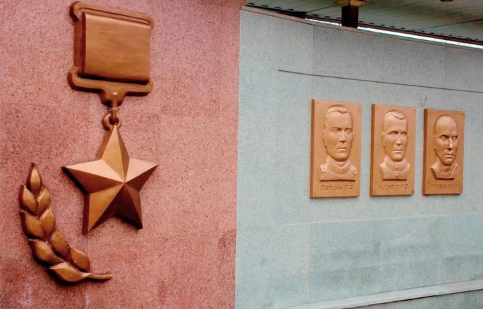 Памяти Героев Советского Союза открыты два новых барельефов