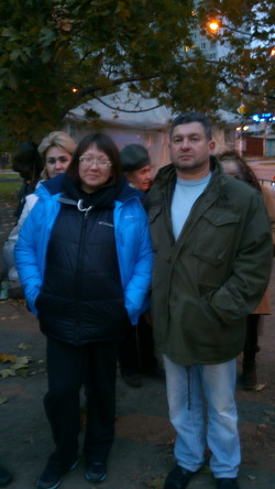 Антон Антонов-Овсеенко с жителями